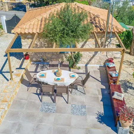 Dorothea With Private Pool, By Zantewize *