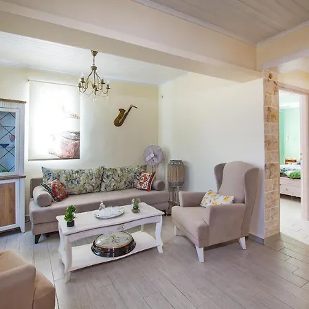 Dorothea With Private Pool, By Zantewize * Langadhakia