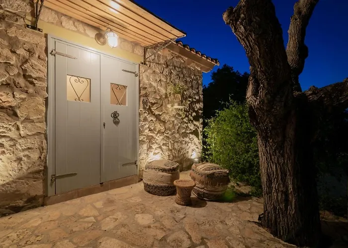 Dorothea With Private Pool, By Zantewize *