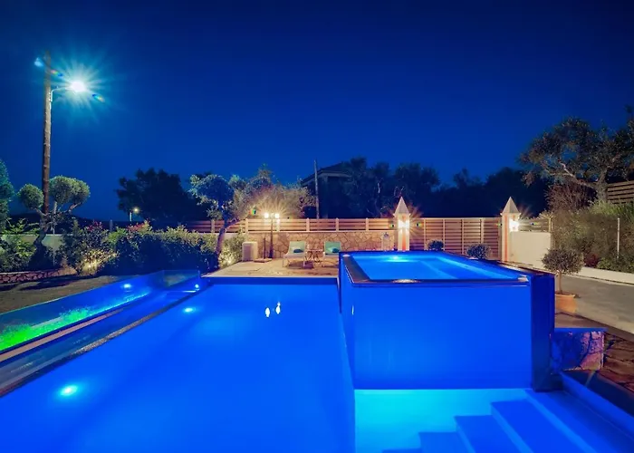 Dorothea With Private Pool, By Zantewize *