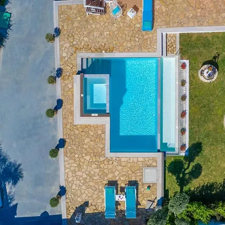 Villa Dorothea With Private Pool, By Zantewize